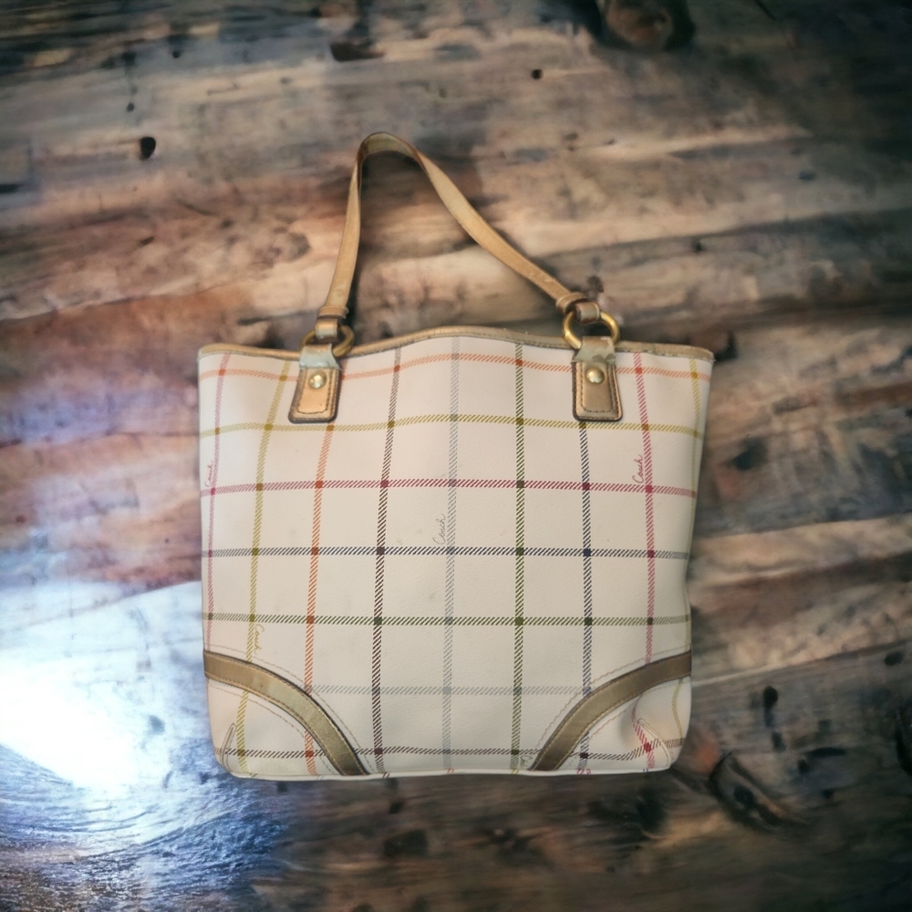 Coach Peyton Tattersall - Picture 2 of 4